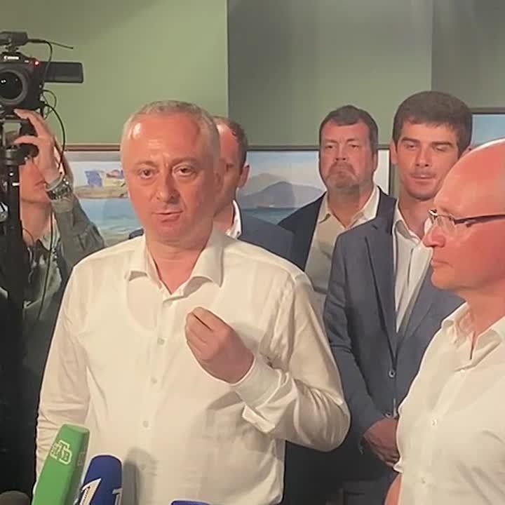 Развитое государство, в котором соблюдаются законы, а граждане и гости чувствуют себя в безопасности, — такой президент Абхазии Бадра Гунба видит страну в среднесрочной перспективе
