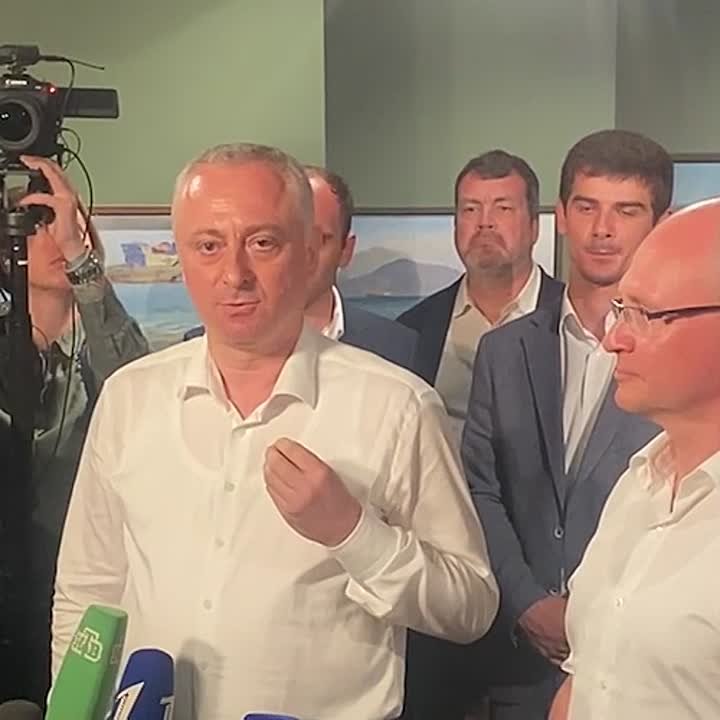 Развитое государство, в котором соблюдаются законы, а граждане и гости чувствуют себя в безопасности, — такой президент Абхазии Бадра Гунба видит страну в среднесрочной перспективе