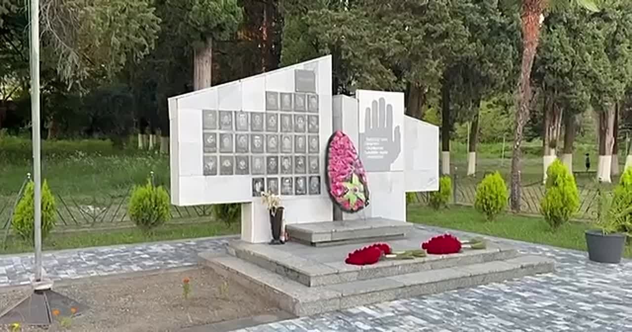 Бадра Гунба и Сергей Кириенко посетили Ачандару, родовое село главы государства