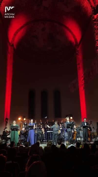 VII Фестиваль Grand Opera Gala открылся в Государственном концертном зале Пицундского храма