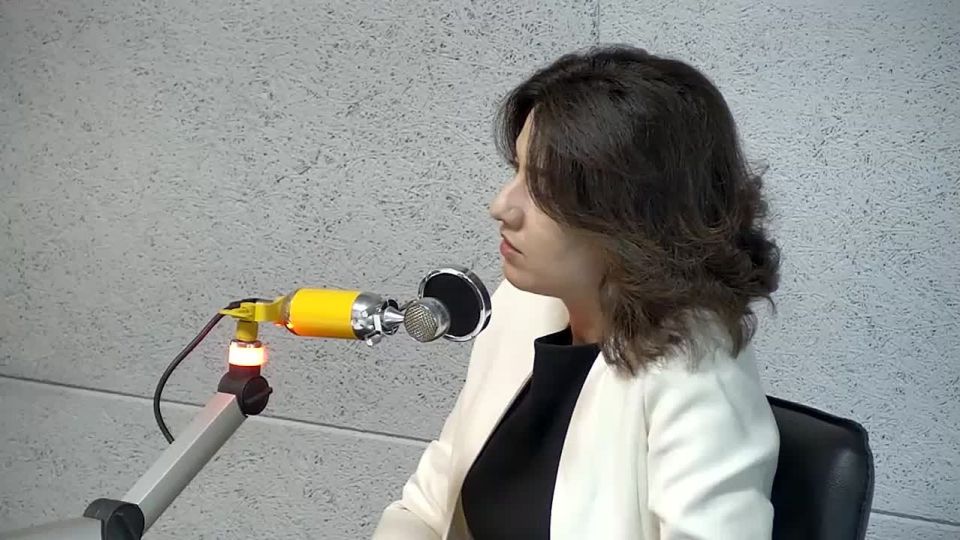Аналог российской программы "Электронная школа" планируют поэтапно внедрить в Абхазии, рассказала в эфире Sputnik министр просвещения Хана Гунба
