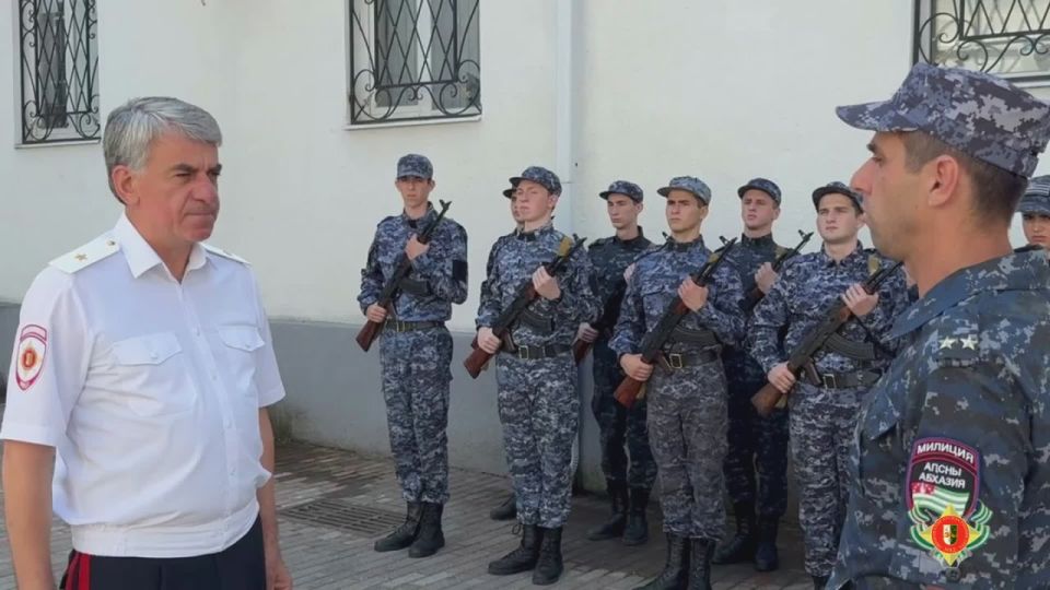 Абхазские курсанты, направляемые на учебу в ВУЗы МВД России, приняли присягу