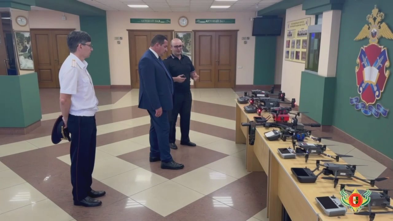 Вице-премьер Правительства, министр внутренних дел Абхазии Роберт Киут принял участие в церемонии выпуска слушателей Волгоградской Академии МВД России