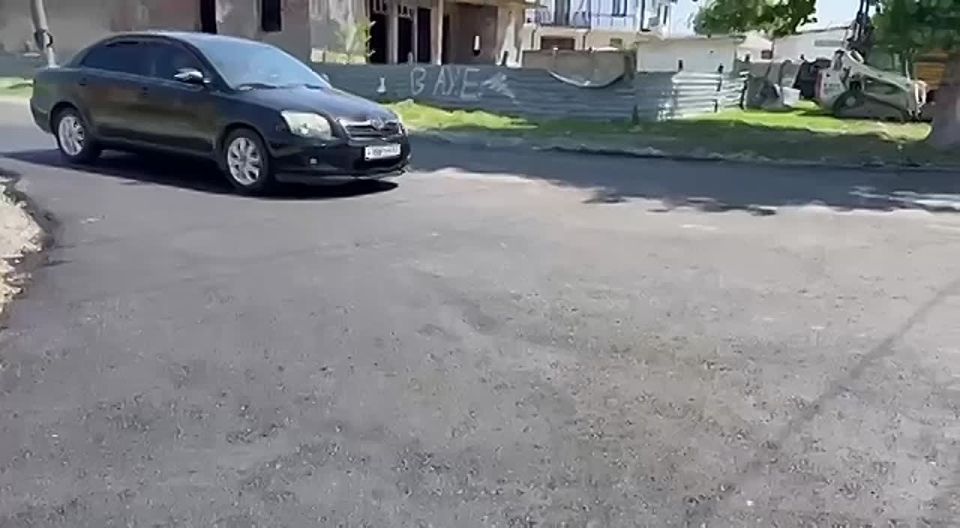 Капитальный ремонт асфальта прошел на улице Чукбар в Сухуме