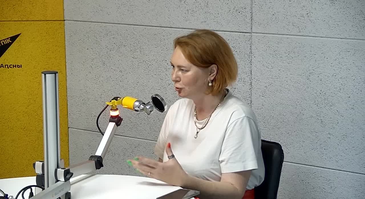 Сухум должен сохранить свою уникальность и архитектурную аутентичность, чтобы он оставался интересным туристу, заявила в эфире радио Sputnik кандидат экономических наук, доцент кафедры экономики и управления Уральского..