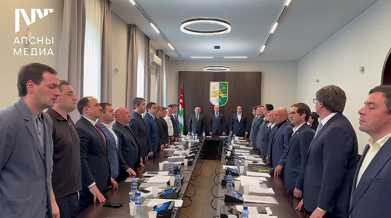 Депутаты Парламента ушли на каникулы