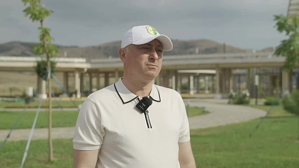 Президент Абхазии Бадра Гунба с супругой Ирмой Хашиг в качестве почётного гостя принял участие в фестивале молодого искусства «Таврида.АРТ» — самом масштабном культурно-просветительском событии России, посвящённом молодому..