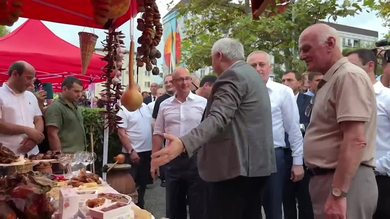 Фестиваль национальной кухни начался в парке имени Иуы Когония в Сухуме