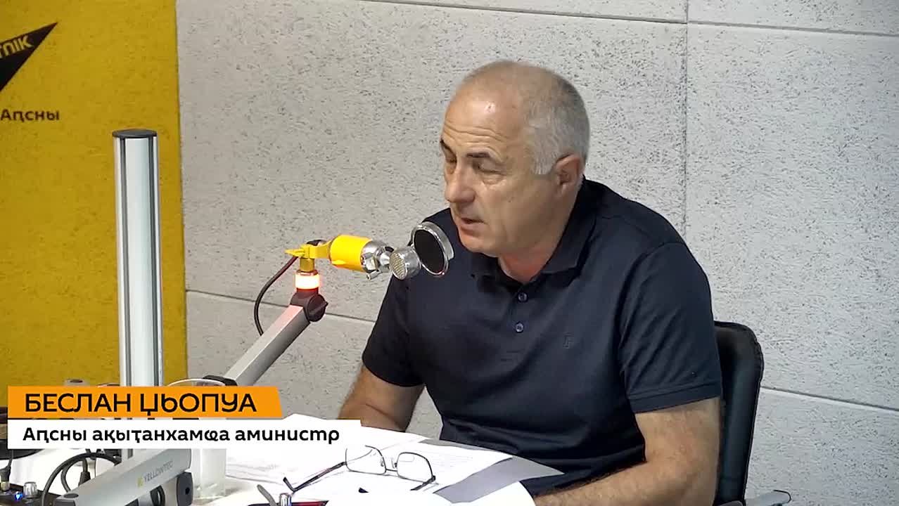 Бюджет программы развития сельского хозяйства может быть увеличен, рассказал в интервью радио Sputnik глава Минсельхоза Беслан Джопуа