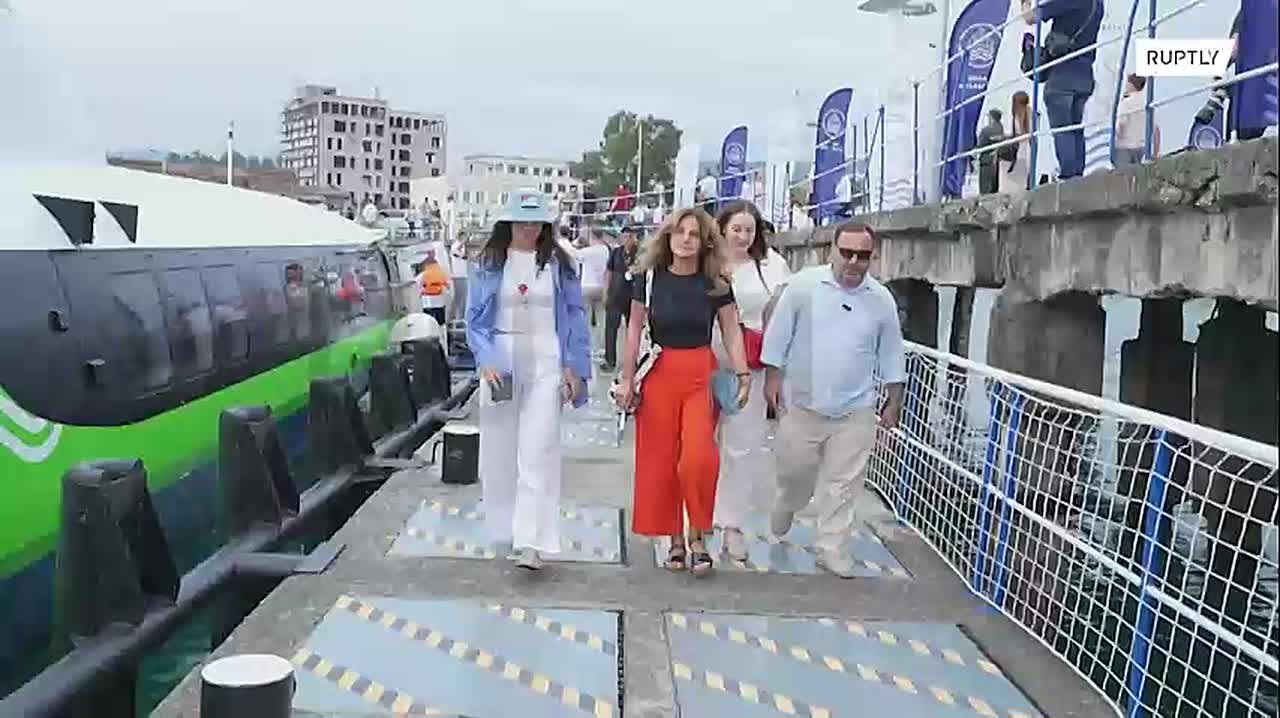 Первый рейс скоростного судна «Комета» из Сочи прибыл в Сухум впервые за 30 лет — 146 км по морю теплоход преодолел всего за 2,5 часа