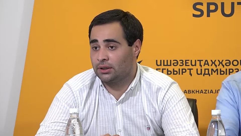 Конкурс "Гостеприимная Абхазия", запущенный 7 августа, направлен на решение острых проблем туротрасли республики и создание кадрового резерва, заявил координатор проекта Максим Гумба