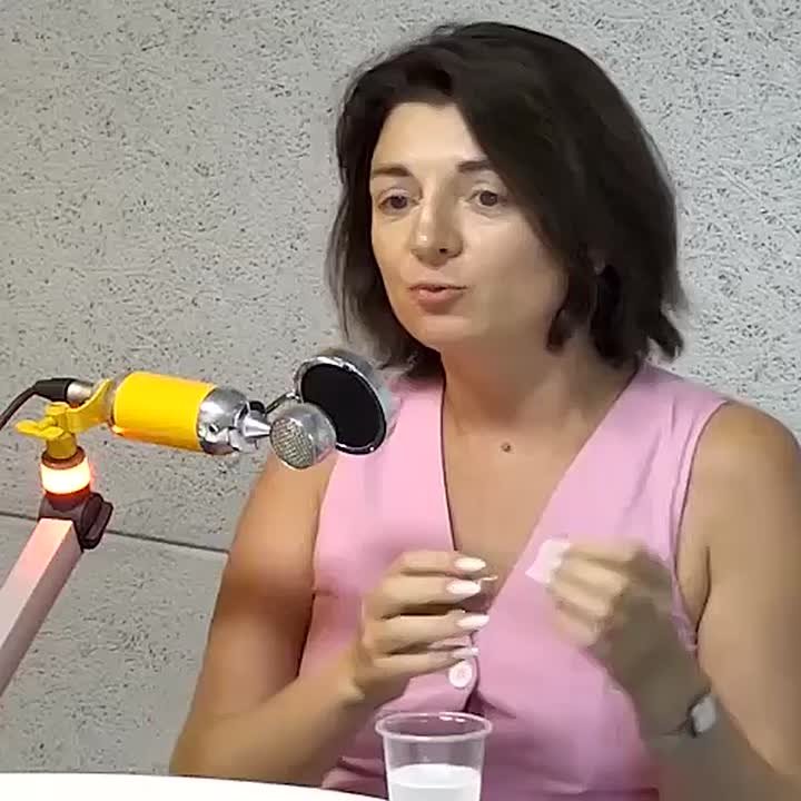 Гостеприимство у жителей Абхазии передается с молоком матери, отметила в эфире радио Sputnik эксперт Федерации ревизоров гостеприимства России Ирина Броман