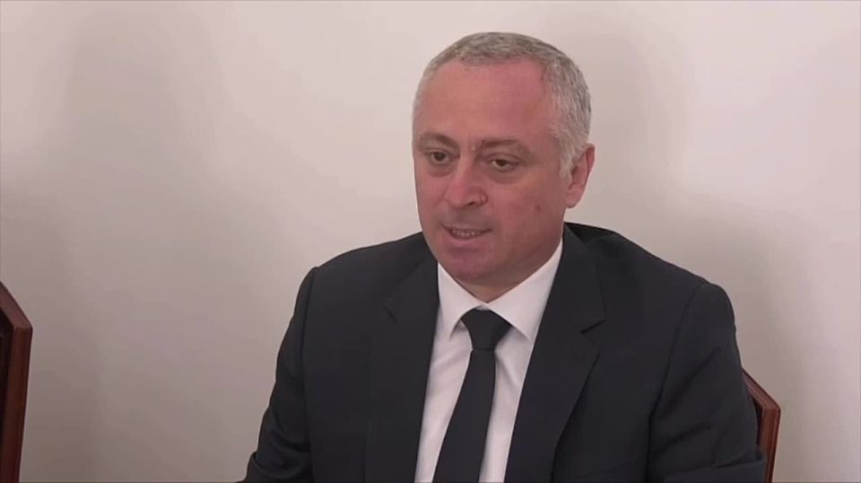 Президент Абхазии Бадра Гунба принял губернатора Псковской области Российской Федерации Михаила Ведерникова