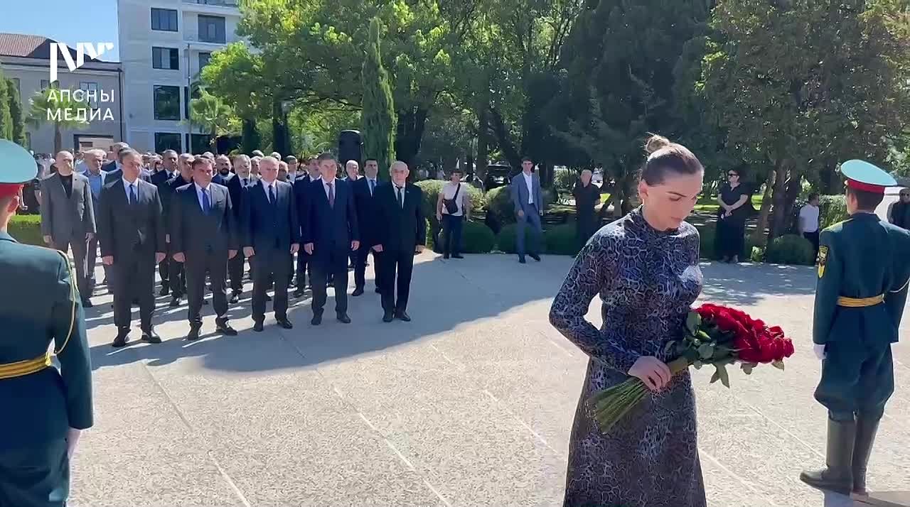 В Парке Славы почтили память погибших в Отечественной войне народа Абхазии