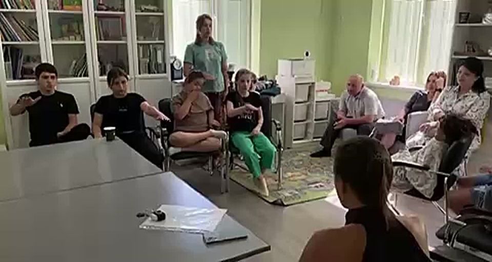 РУСДРАМ, фонд "Ашана" и академия "Хурма" совместно поставят инклюзивный спектакль в рамках проекта "Искусство без границ"