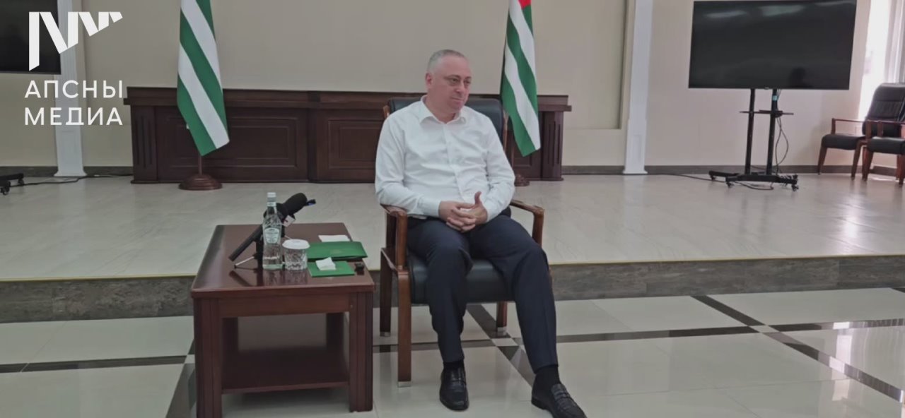 На встрече с участниками лагеря «Ахьышьрахь» президент Бадра Гунба ответил на вопрос, какой он видит Абхазию через 10–20 лет