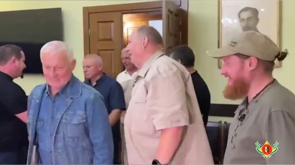 Вице-премьер, министр внутренних дел Роберт Киут встретился с ветеранами спецподразделений СССР – непосредственными участниками легендарной операции по освобождению Сухумского СИЗО, подвигу, который вошел в историю как..