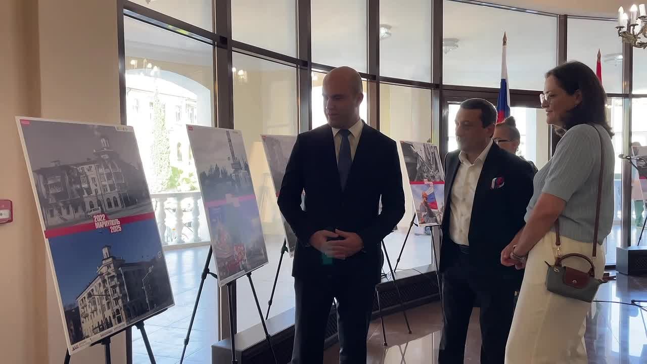 В Доме Москвы в Сухуме открылась фотовыставка «Мариуполь 2022-2025»