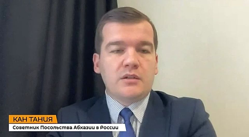 Признание независимости Абхазии фундаментально изменило жизнь граждан республики, заявил советник Посольства Абхазии в России Кан Тания во время видеомоста Цхинвал–Сухум–Москва в пресс-центре Sputnik
