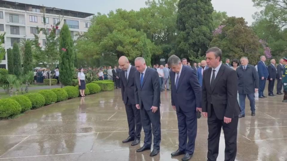 Президент почтил память защитников Отечества в День международного признания независимости Республики Абхазия