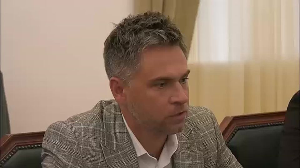 Участие в Медийной футбольной лиге важно для развития спорта в Абхазии и популяризации республики за рубежом, отметил президент Бадра Гунба на встрече с главой Медиалиги Николаем Осиповым