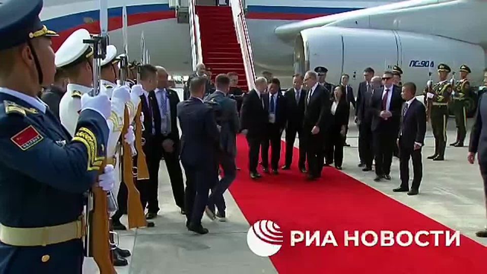Владимир Путин прибыл в Китай