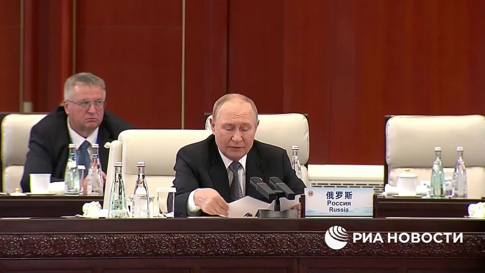 Владимир Путин выступил на заседании Совета глав государств-членов ШОС