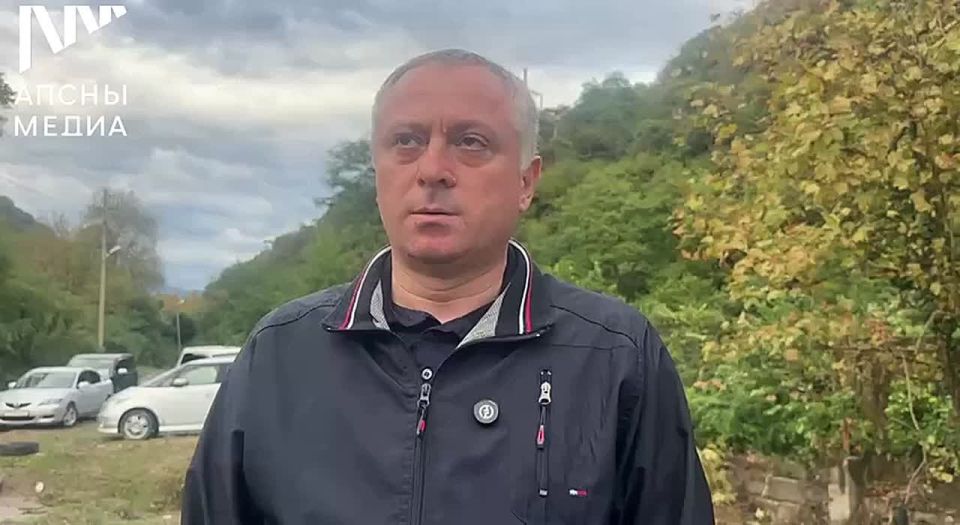 Всем жителям, пострадавшим от стихии, будет оказана необходимая помощь, сказал президент Бадра Гунба после посещения пострадавших районов Сухума