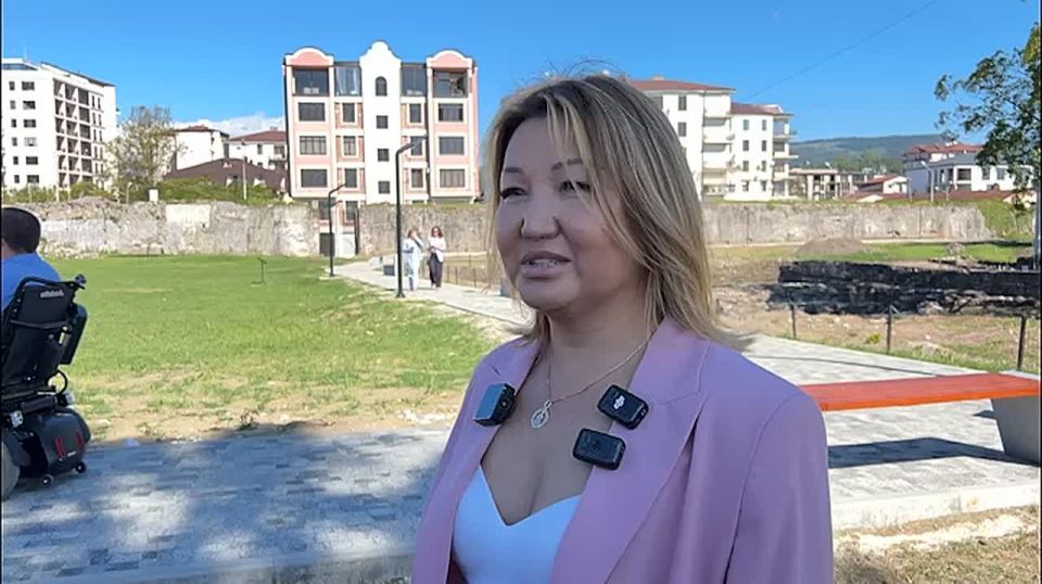 Открытая лекция и экскурсия об истории Сухумской крепости и важности сохранения исторического облика городов прошла в рамках мероприятия "Пространство дружбы: Сухум — Нижний Новгород"