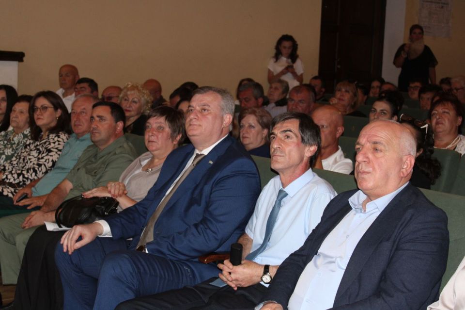 Торжественное мероприятие, посвященное 100-летию Республиканской санитарно-эпидемиологической службы проходит в городе Гал