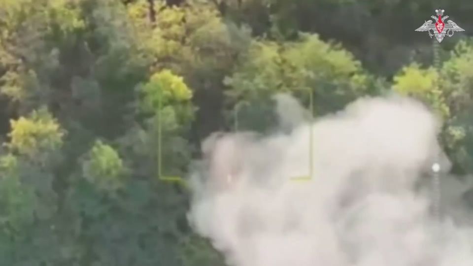 Видео боев за освобождение населенного пункта Ольговское опубликовало Минобороны России