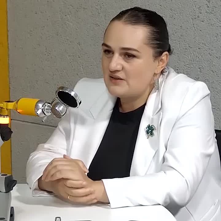 Участие в конкурсе "Чистый двор" — способ объединиться в преддверии Дня освобождения Сухума и Дня Победы, рассказала в эфире радио Sputnik одна из авторов проекта Ирина Самсония