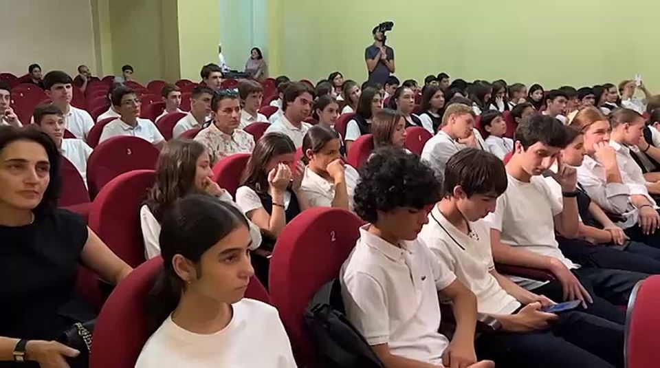 Показ фильма Тимура Квеквескири "За кем идут люди" прошел в Музее Боевой Славы в Сухуме