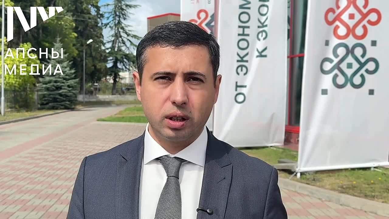 «Уже можно наблюдать положительные итоги работы форума, ведется проработка вопросов взаимодействия с иностранными инвесторами и поставщиками оборудования», – сказал министр экономики Теймураз Миквабия, участвующий в работе..