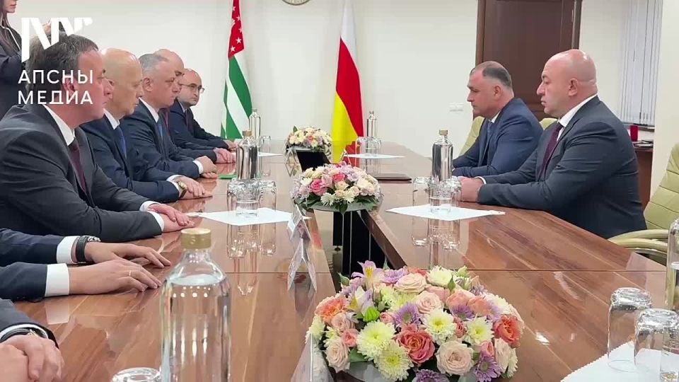 Встреча Бадры Гунба и Алана Гаглоева состоялась в Цхинвале