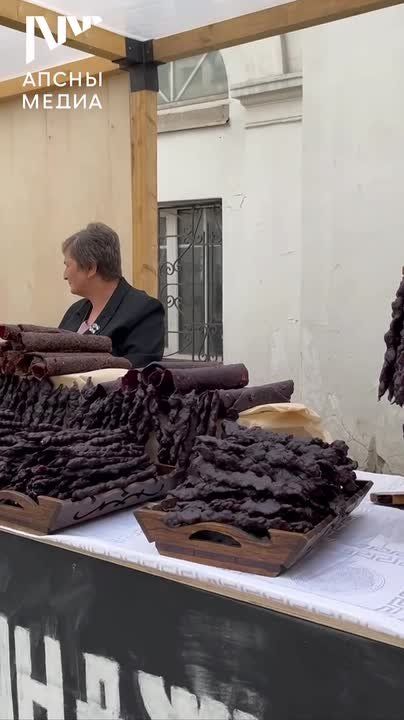 V фестиваль абхазской культуры «Апсны» проходит в саду «Эрмитаж» в Москве