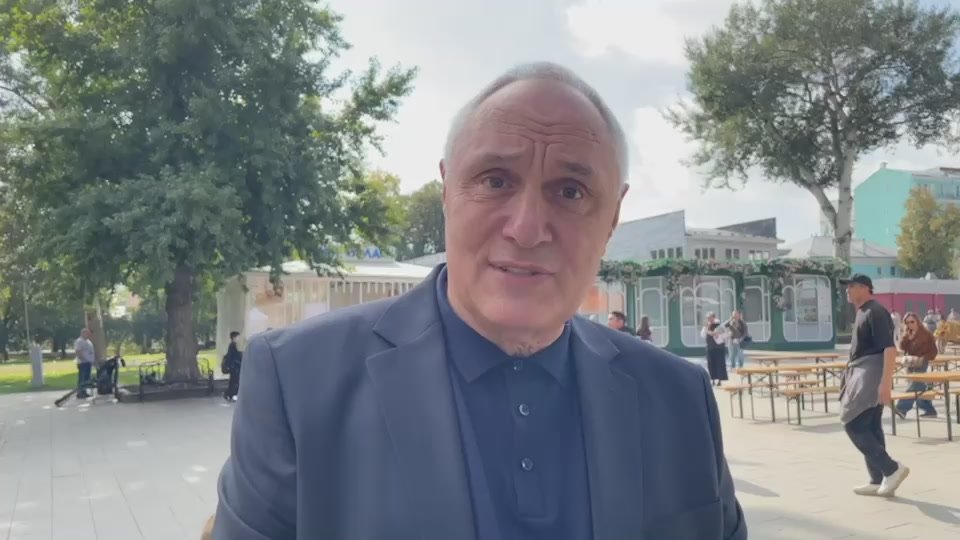 "Тема Абхазии становится очень модной в Российской Федерации", сказал член высшего совета Всемирного абхазо-абазинского конгресса Беслан Кобахия