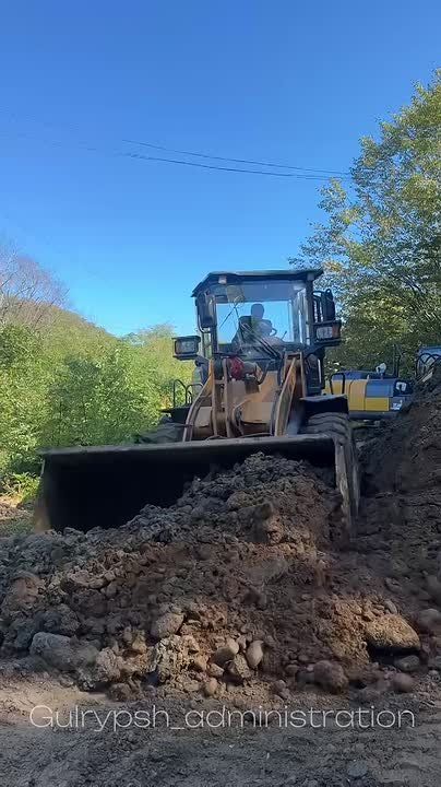 Администрация Гулрыпшского района за счёт собственных средств приобрело дополнительную технику для быстрой ликвидации последствий недавних ливней