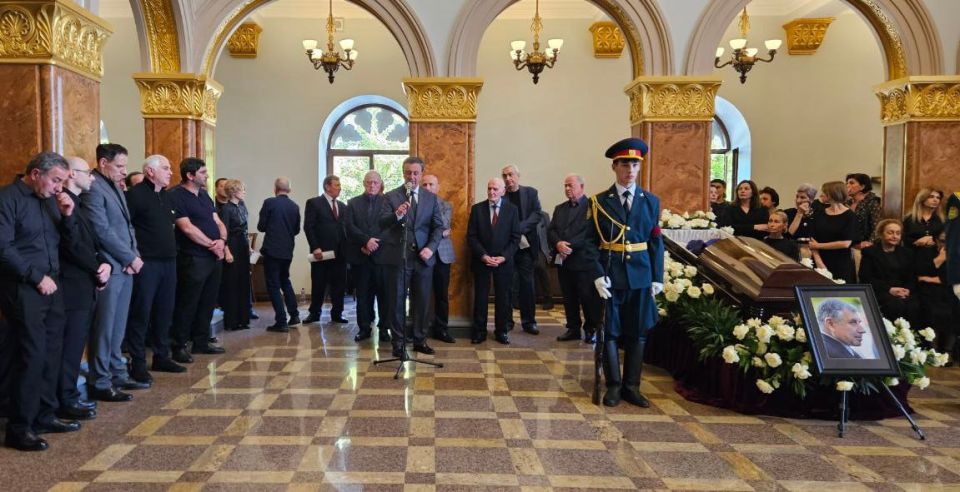 Абхазия прощается с видным государственным и политическим деятелем, ветераном национально-освободительного движения, кавалером ордена «Ахьдз-Апша» II степени, лауреатом Государственной премии им. Д. И. Гулиа, профессором..