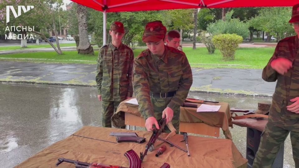 Военно-патриотическое мероприятие «Наследники Победы» провели на Площади Свободы