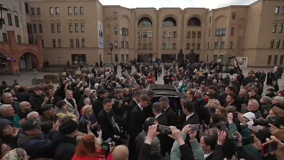 В Москве простились с кинорежиссером Тиграном Кеосаяном
