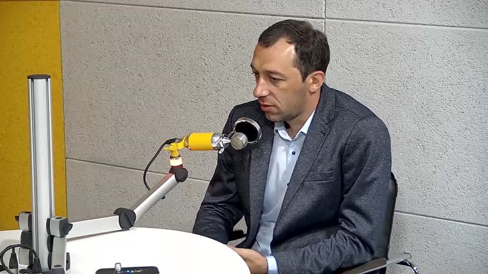 Речи о передаче данных граждан Абхазии, незаконно получивших пособия в России, быть не может, заявил начальник правового отдела Минсоцобеспечения Ромео Черкезия