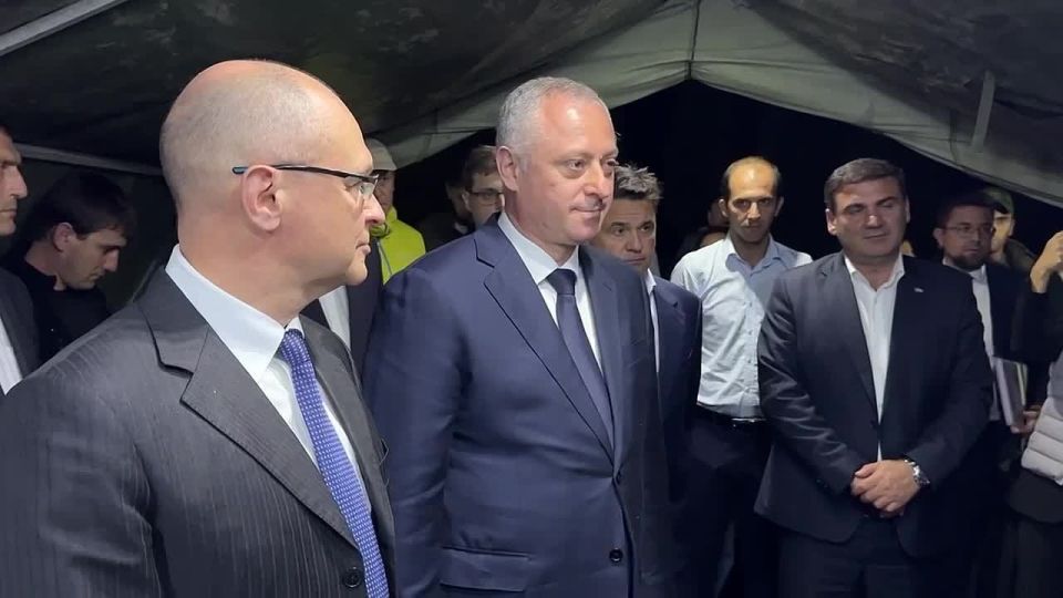 Первый заместитель Руководителя Администрации Президента России Сергей Кириенко прибыл в Абхазию для участия в торжественных мероприятиях по случаю Дня Победы и Независимости