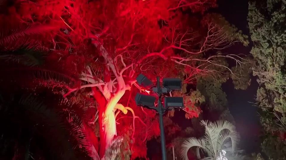 Сергей Кириенко — в уникальном "мозговом центре" абхазской демократии, на сухумской набережной, где когда-то в т.н. "брехаловке", местном кафе, собиралась национальная интеллигенция и где, в каком-то смысле, решались если не..