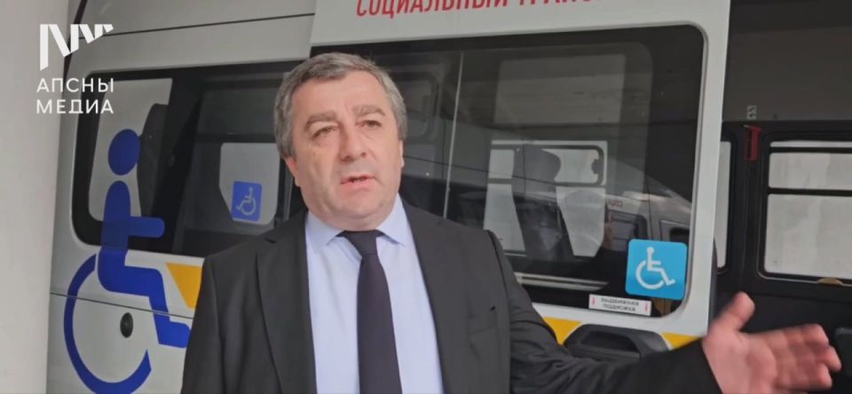 Министр социального обеспечения и демографической политики Руслан Аджба поблагодарил нижегородцев за подарок