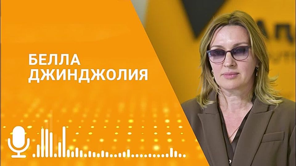 Все больше российских туристов выражают желание бывать в Сухуме продолжительное время, рассказала в эфире радио Sputnik доцент АГУ, эксперт в сфере туризма Белла Джинджолия
