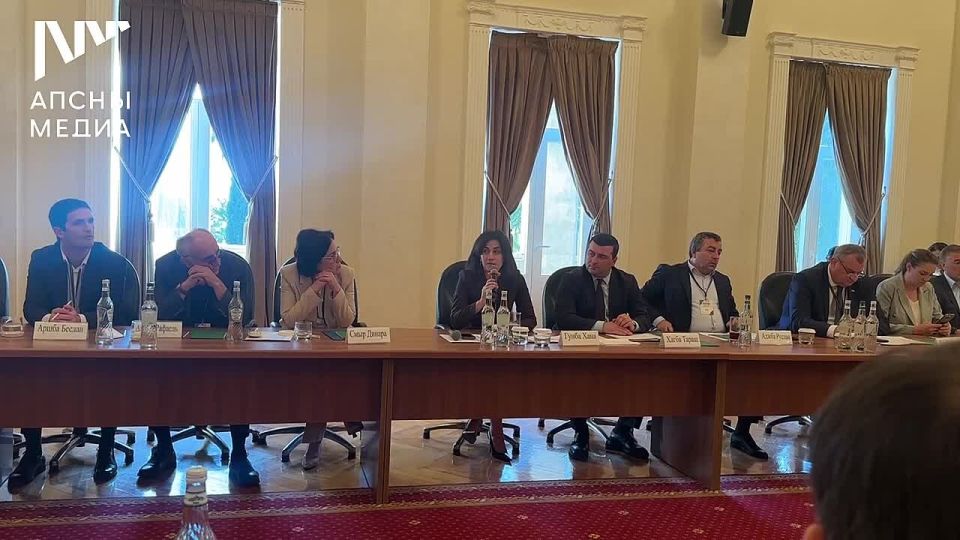 Министр просвещения Абхазии Хана Гунба озвучила ключевые направления работы ведомства на секции «Социальная сфера: культура, образование, здравоохранение, молодежная политика и спорт» форума «Команда Абхазии»