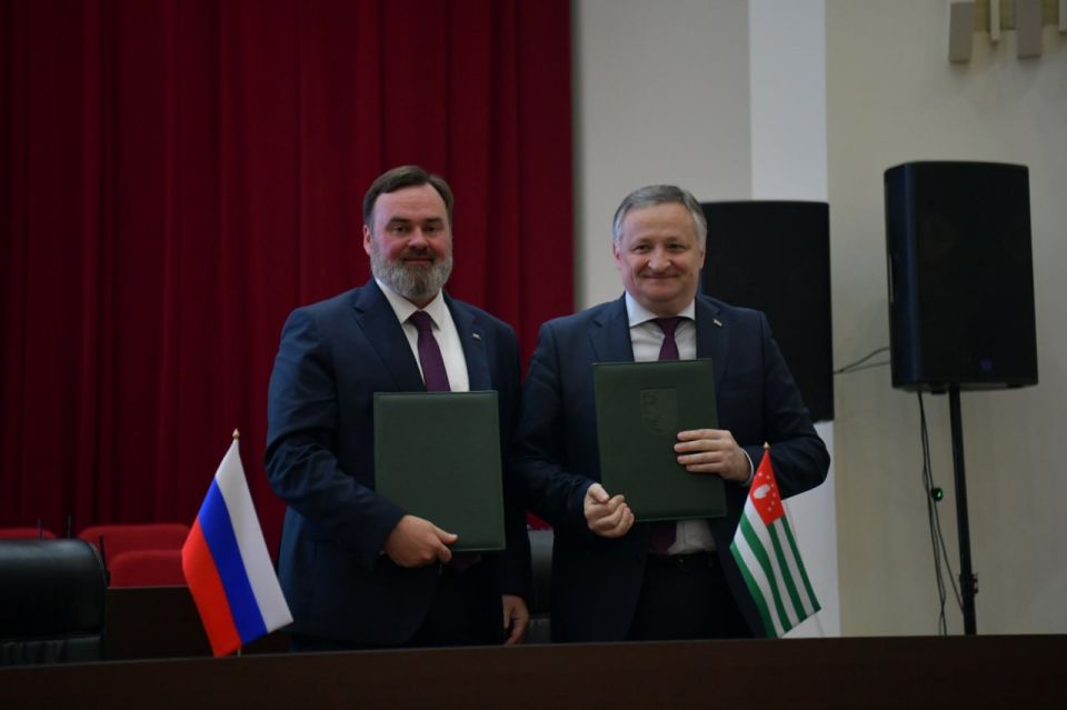 Меморандум о сотрудничестве подписали Администрация президента Абхазии и платформа "Россия - страна возможностей"