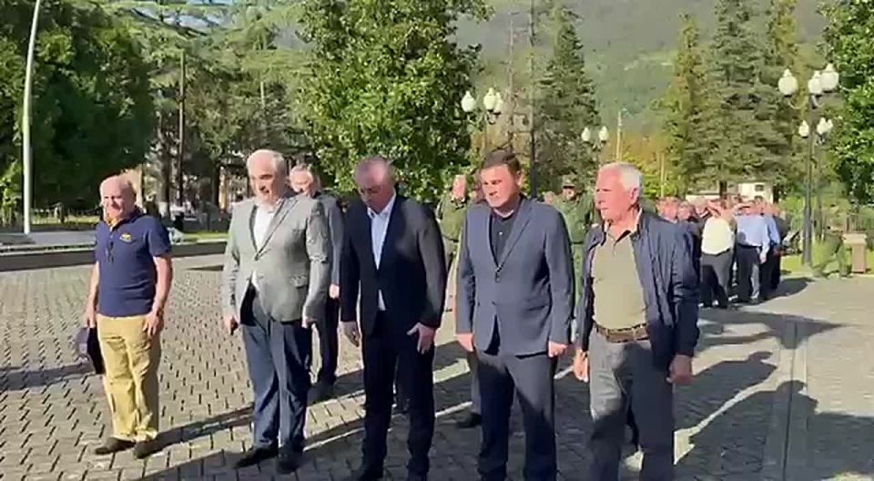Президент Абхазии Бадра Гунба прибыл в Ткуарчалский район