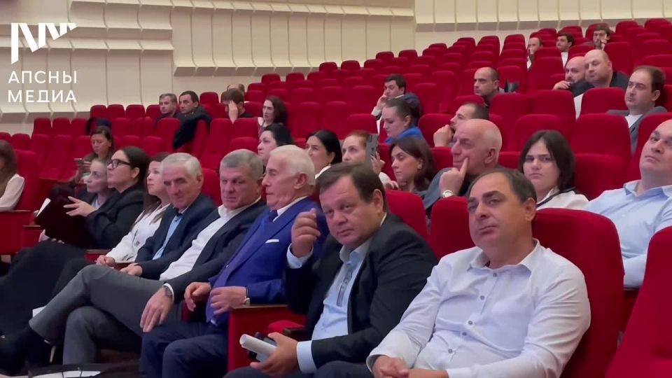 Координатор проекта “Гостеприимной Абхазии” Максим Гумба анонсировал проект “Маршрут здоровья” в рамках форума “Команда Абхазии”: